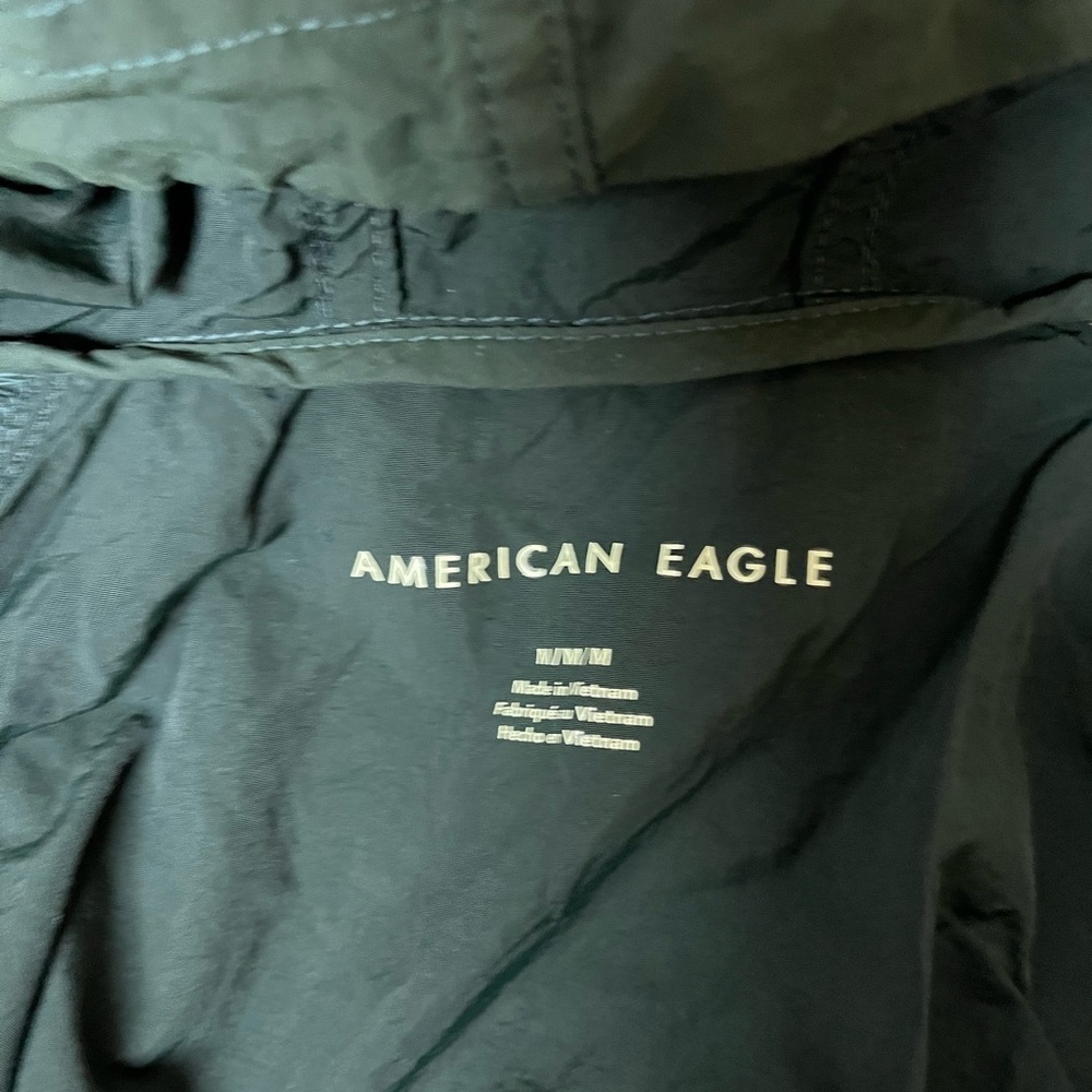 American Eagle green wind breaker Jacket women’s size medium - Picture 3 of 3